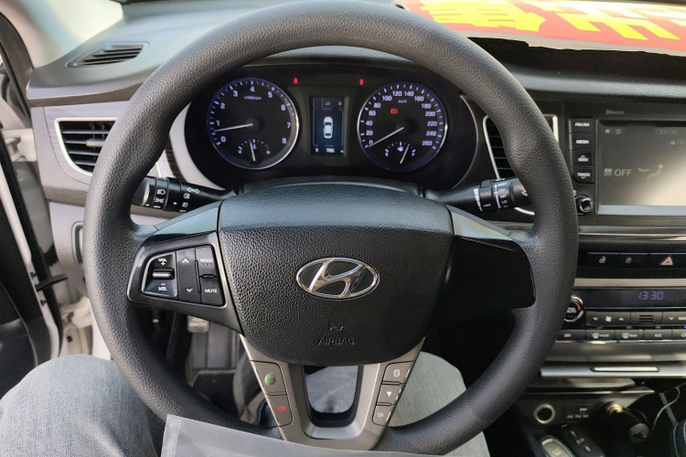 现代 名图 2016款 1.6T 自动智能型GLS中控内饰13