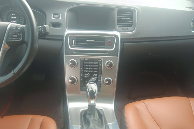 沃尔沃S60 2018款 S60L T3 智进进取版局部细节16