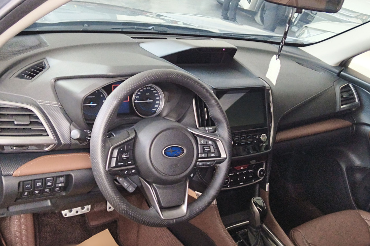 斯巴鲁 森林人 2019款 2.0i 智擎旗舰版EyeSight中控内饰12