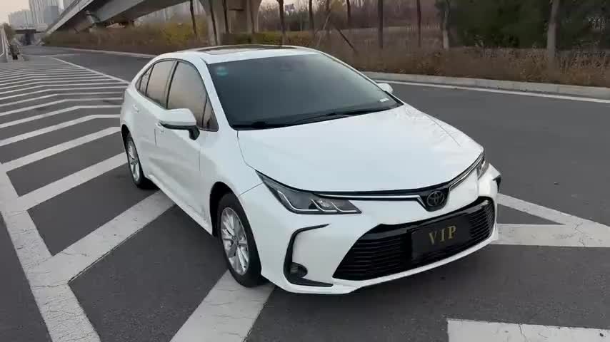 丰田 卡罗拉 2021款 1.2T S-CVT 豪华版实拍1