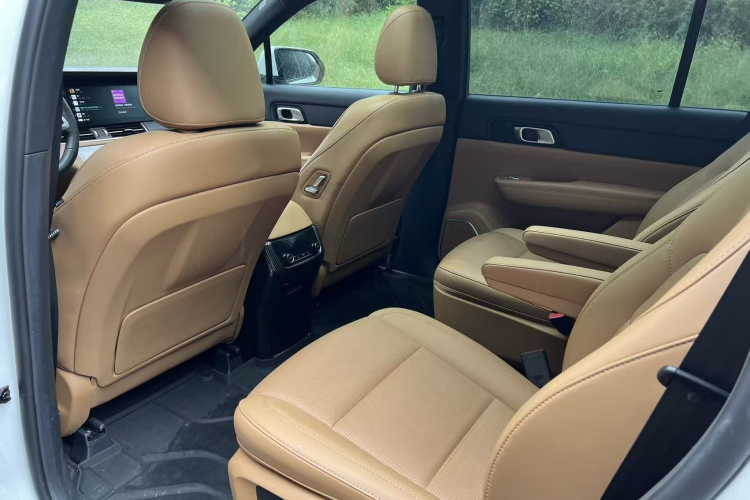 理想汽车 理想ONE 2021款 增程6座版中控内饰7004