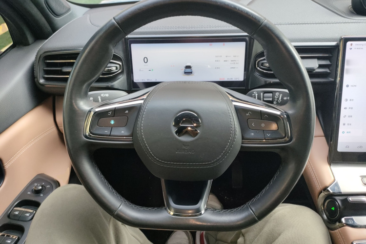 蔚来ES6 2020款 600KM 运动版中控内饰13