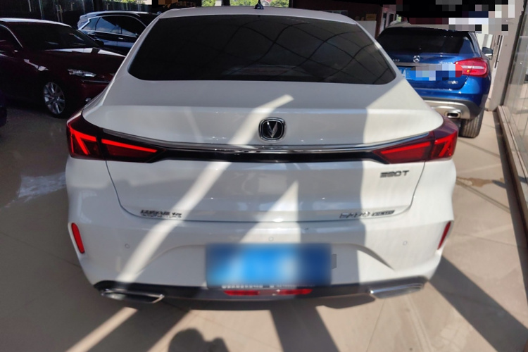 长安 逸动 2021款 PLUS 蓝鲸NE 1.4T GDI DCT旗舰型车身外观6