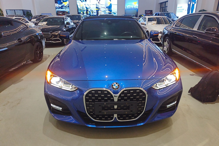 宝马4系 2023款 425i 敞篷M运动套装车身外观2