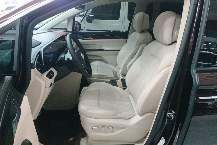 别克GL8 2021款 Avenir艾维亚 七座亲礼版中控内饰19