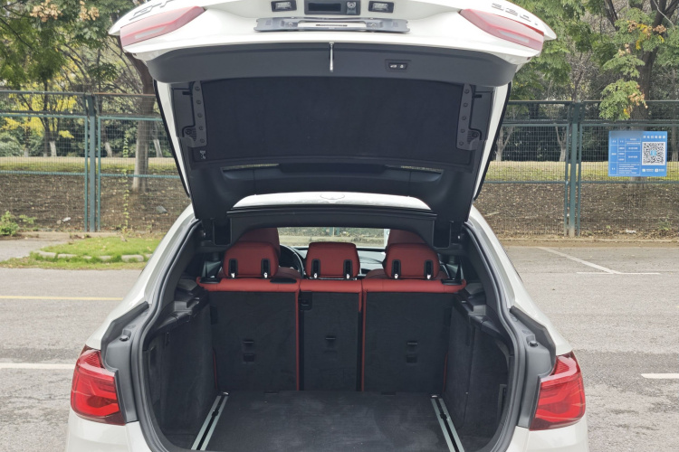 宝马3系GT 2020款 320i M运动曜夜版中控内饰7006