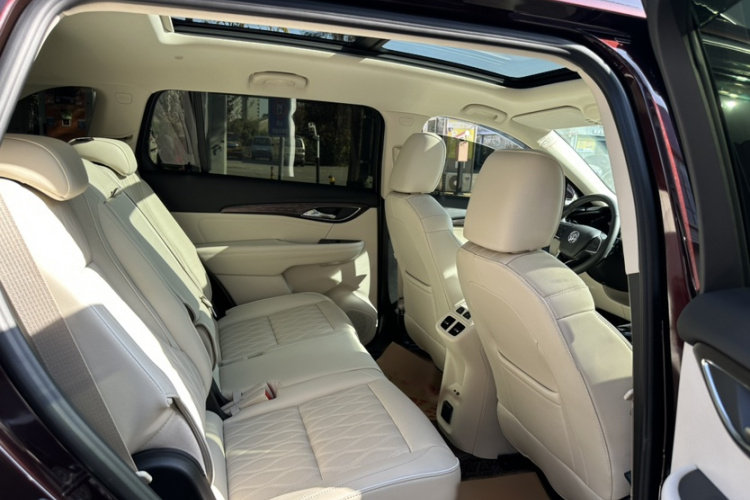 别克 2022款 昂科威Plus Avenir艾维亚 七座版中控内饰7002