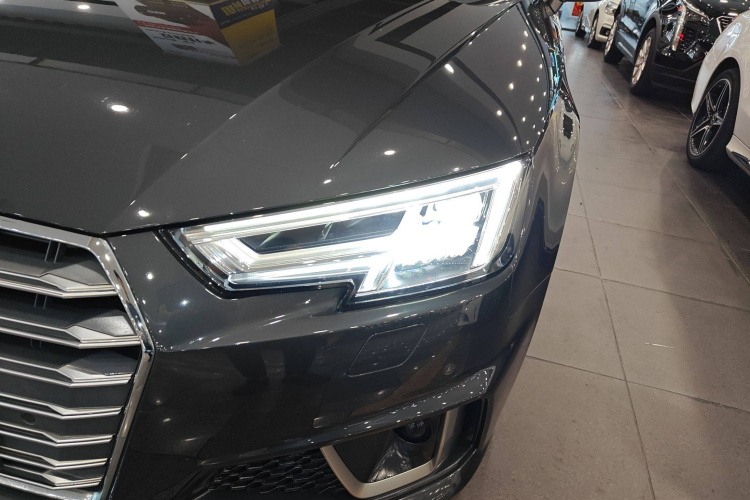 奥迪A4(进口) 2020款 Avant 先锋派 40 TFSI 时尚动感型局部细节36