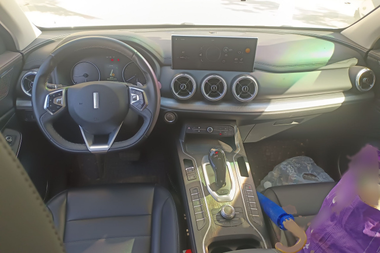 魏牌 VV5 2020款 1.5T 两驱颜先锋中控内饰7002