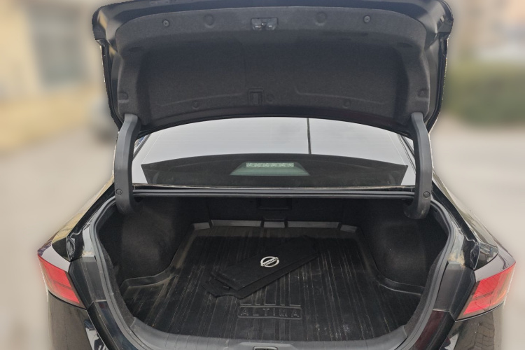 日产 天籁 2019款 2.0L XL 舒适版中控内饰23