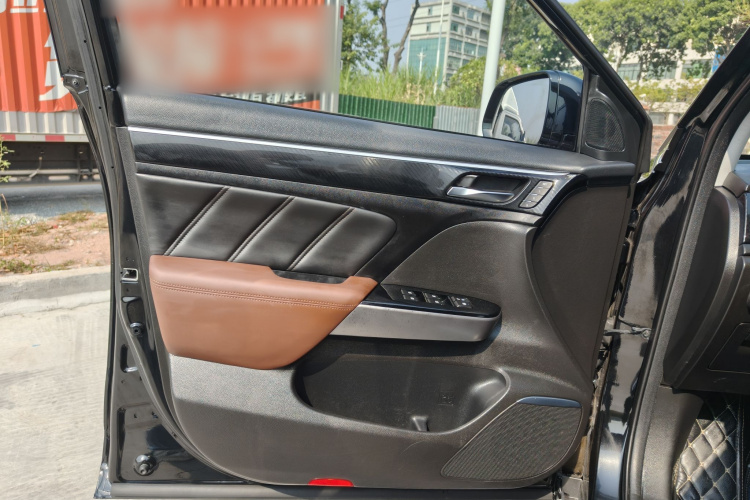 广汽传祺 传祺GS7 2017款 320T 两驱豪华智联型中控内饰7005