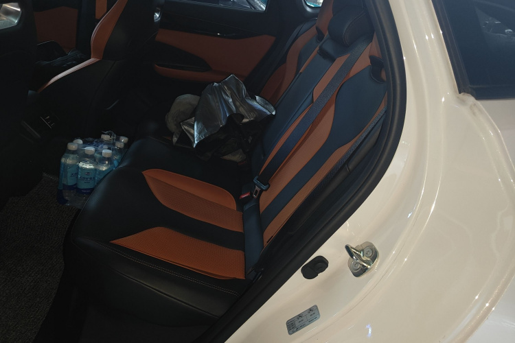 长安UNI-V 2023款 1.5T 运动版中控内饰21