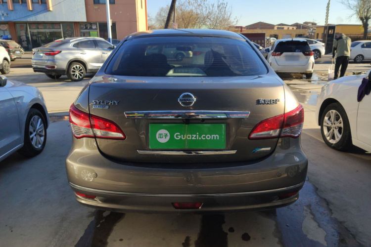 日产 轩逸 2018款 经典 1.6XE+ CVT领先版车身外观6