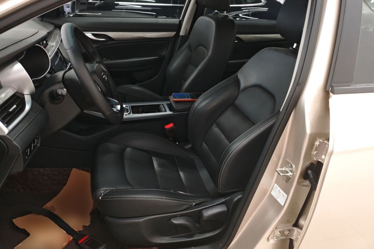 吉利汽车 帝豪 2019款 领军版 1.5L CVT豪华型 国VI中控内饰19