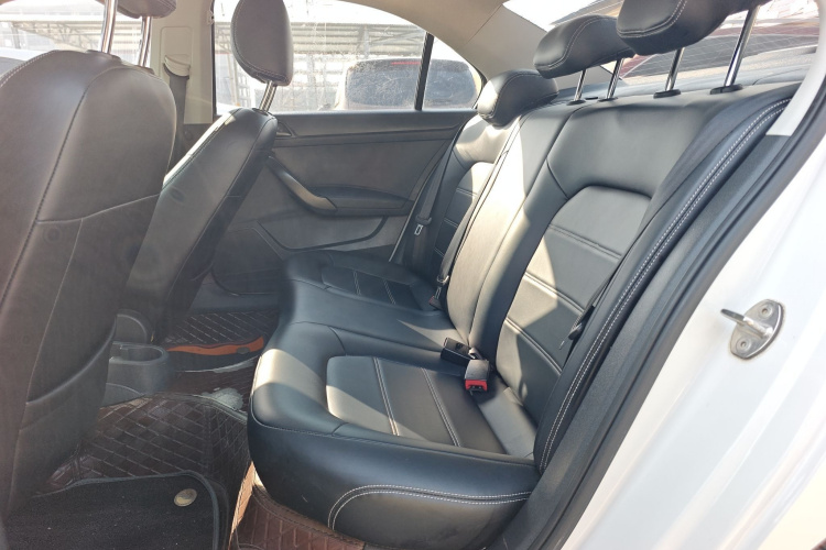 大众 桑塔纳 2015款 1.6L 自动风尚版中控内饰21