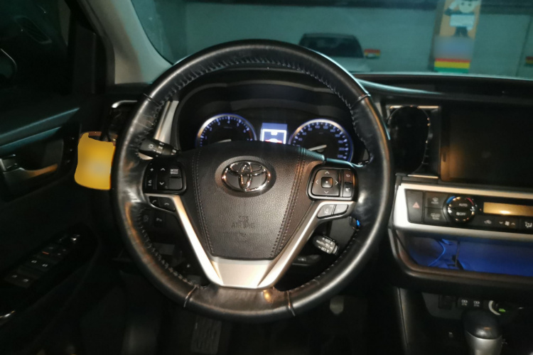 丰田 汉兰达 2018款 2.0T 四驱至尊版 7座 国VI中控内饰13