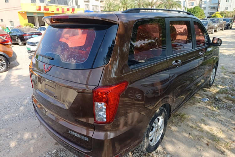 五菱汽车 五菱宏光 2018款 1.5L S舒适型L2B车身外观7