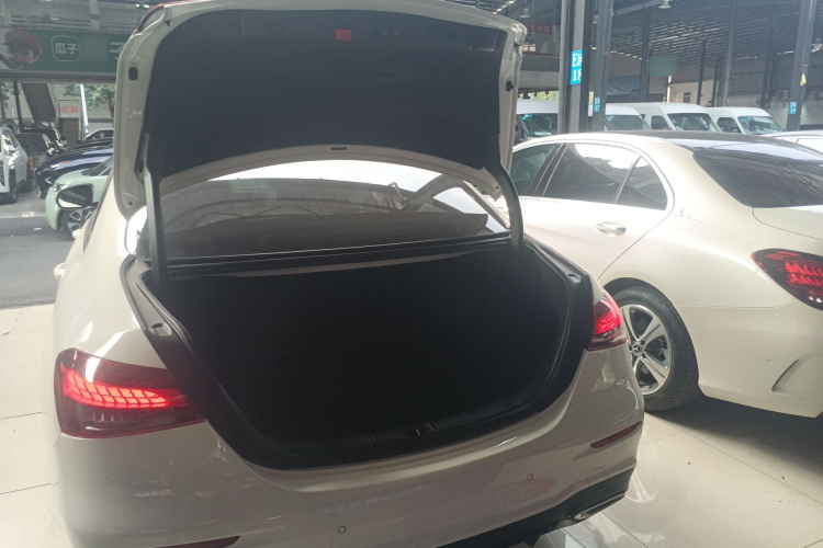 奔驰E级(进口) 2021款 E 260 时尚型运动版局部细节23