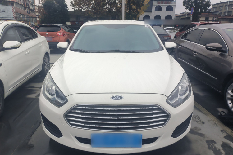 福特 福睿斯 2019款 改款 1.5L 手动质享型 国VI车身外观2