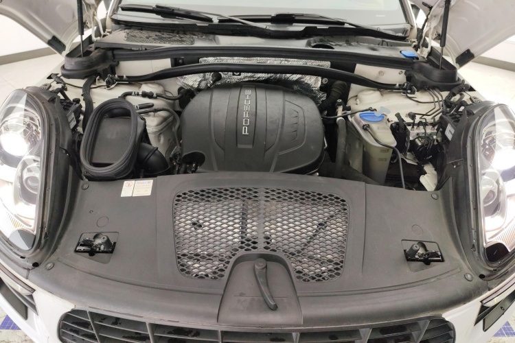 保时捷 2017款  Macan 2.0T机舱底盘24