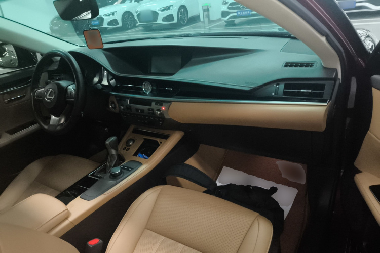 雷克萨斯ES 2015款 200 精英版中控内饰7002