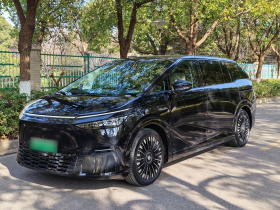 小鹏X9 2025款 740超长续航 Max