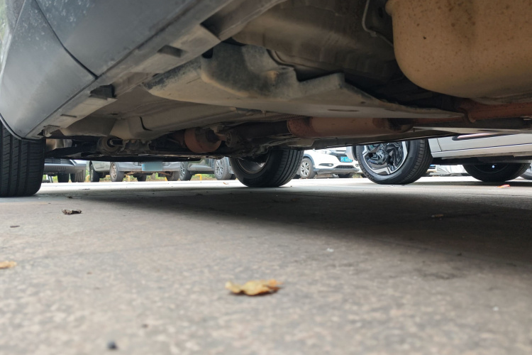 路虎 发现神行 2016款 2.0T SE局部细节9003