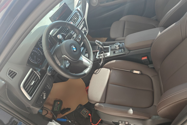 宝马1系 2021款 120i M运动曜夜版中控内饰19