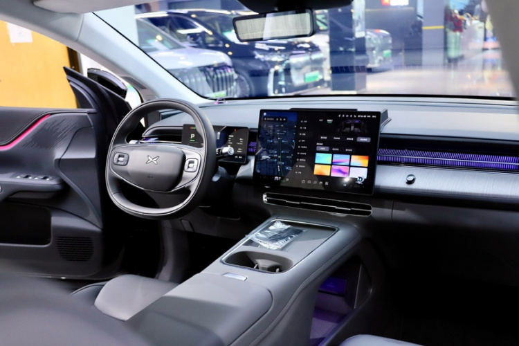 小鹏G6 2025款 725 超长续航 Max 旗舰版中控内饰7002