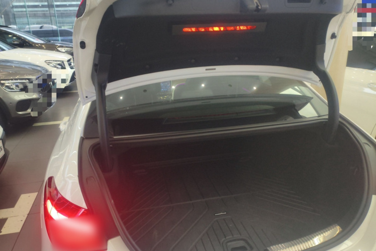 奔驰C级 2022款 C 260 L机舱底盘23