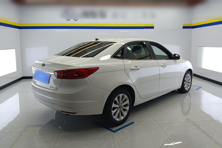 福特 福睿斯 2015款 1.5L 自动时尚型车身外观7