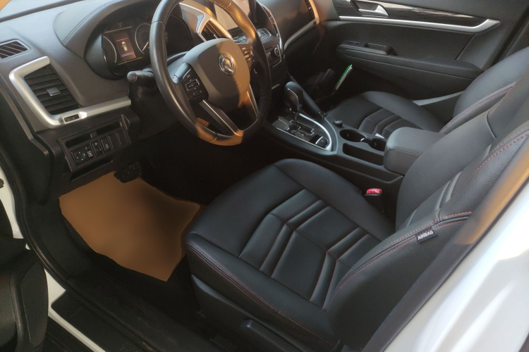 东风风神AX7 2016款 2.0L 自动智逸型中控内饰19