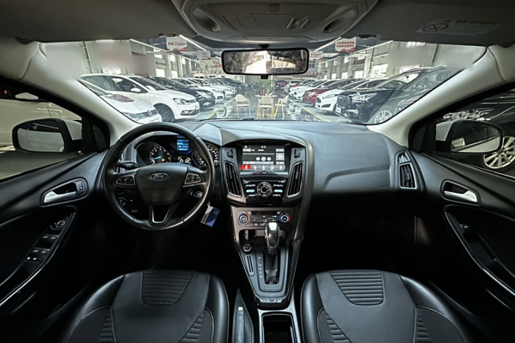 福特 福克斯 2017款 两厢 1.6L 自动风尚型智行版中控内饰7001