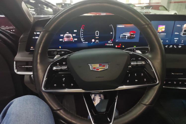 凯迪拉克CT6 2023款 28T 豪华型中控内饰13