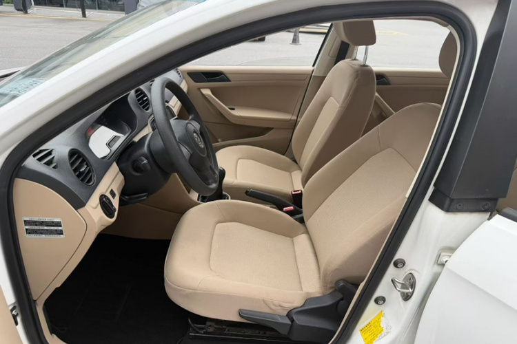 大众 捷达 2015款 质惠版 1.6L 手动时尚型中控内饰7004