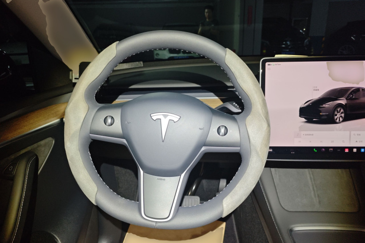 特斯拉 Model Y 2022款 改款 后轮驱动版中控内饰13