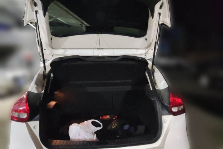 福特 福克斯 2018款 两厢经典 1.6L 自动舒适型智行版局部细节23