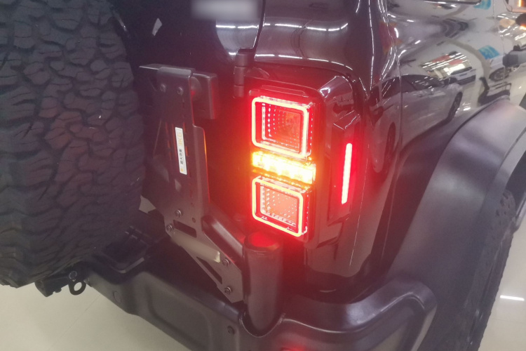 坦克300 2023款 2.0T 铁骑02车身外观6006