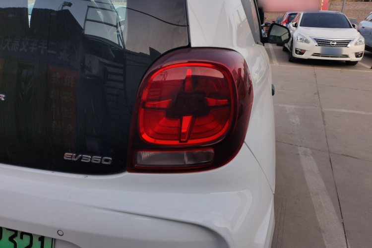 荣威 科莱威CLEVER 2021款 302km全能版车身外观9