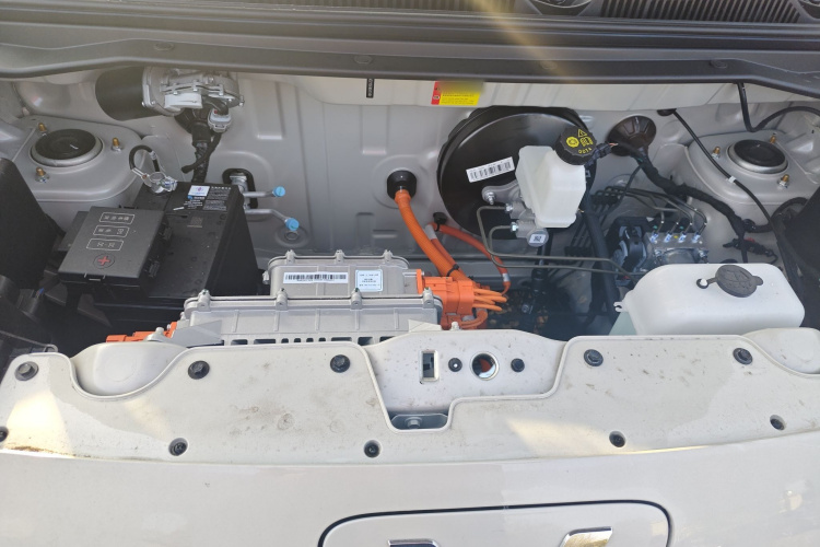 五菱汽车 宏光MINIEV 2025款 四门版 进阶款机舱底盘24