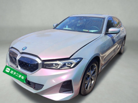 宝马i3 2023款 eDrive 40 L 曜夜套装