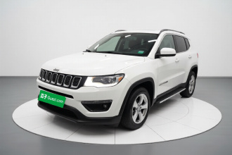 Jeep 指南者 2020款 220T 自动精英版