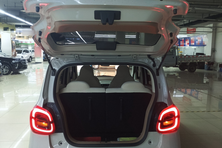 五菱汽车 宏光MINIEV 2025款 四门版 进阶款机舱底盘23