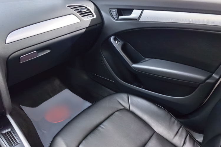 奥迪A4L 2015款 35 TFSI 自动标准型中控内饰7010