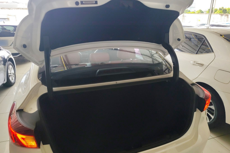 长安 逸动 2021款 PLUS 蓝鲸NE 1.4T GDI DCT旗舰型局部细节23