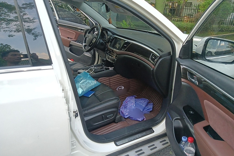 广汽传祺 传祺GS8 2017款 320T 四驱豪华智联版（七座）局部细节9005