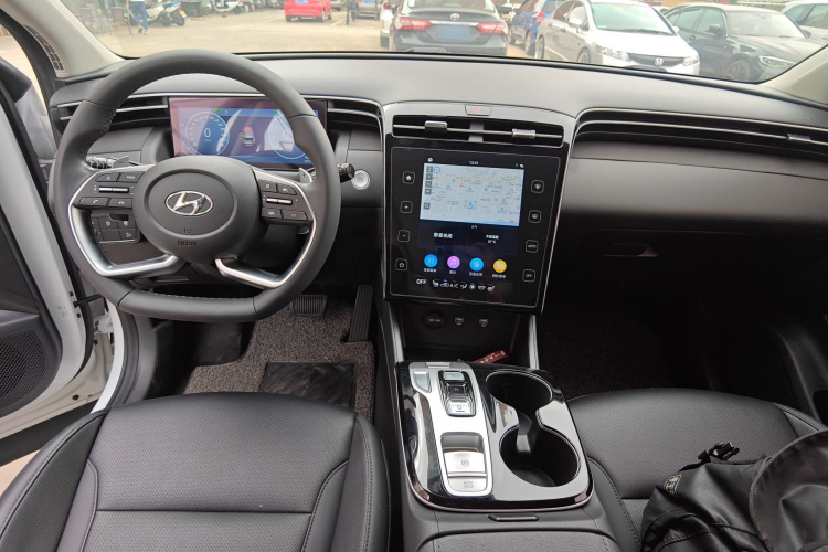 现代 2021款 途胜L 1.5T DCT LUX尊贵版中控内饰7002