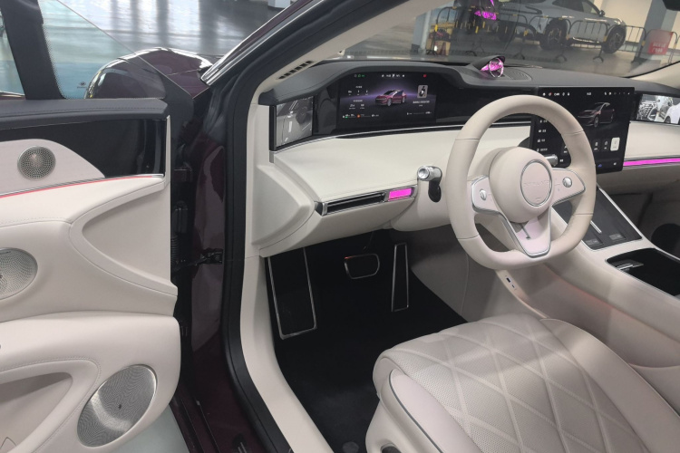 鸿蒙智行 享界S9 2025款 增程 Ultra中控内饰7003