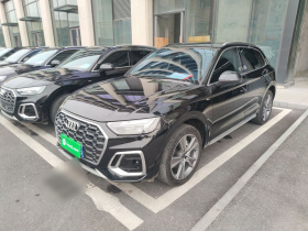 奥迪Q5L 2022款 改款 45T 豪华动感型