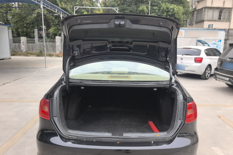 大众 速腾 2014款 改款 1.4TSI 自动豪华型机舱底盘23